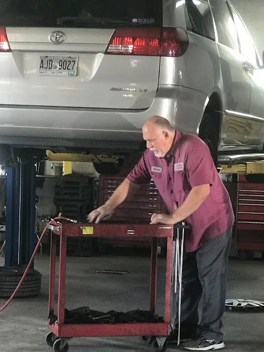 Sellers Garage Picture 7