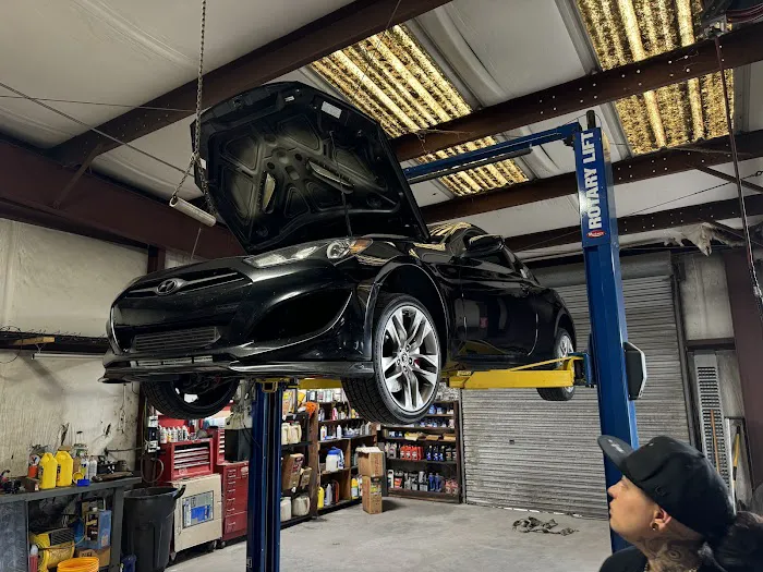 Sellers Garage Picture 9