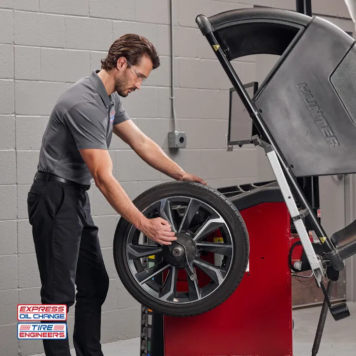 Express Oil Change & Tire Engineers Picture 5