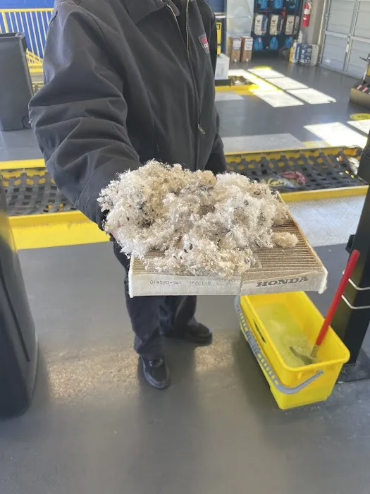 Express Oil Change & Tire Engineers Picture 2