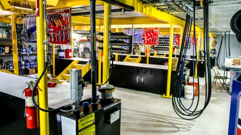 Express Oil Change & Tire Engineers Picture 3