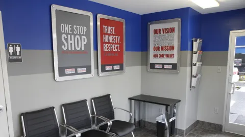 Express Oil Change & Tire Engineers Picture 8