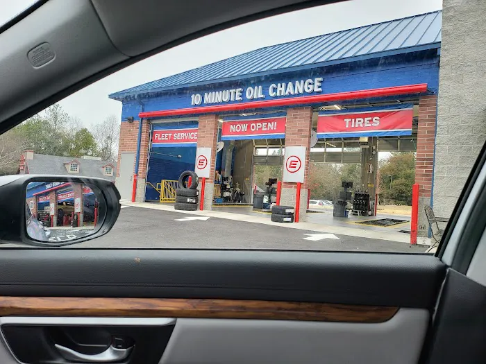 Express Oil Change & Tire Engineers Picture 4