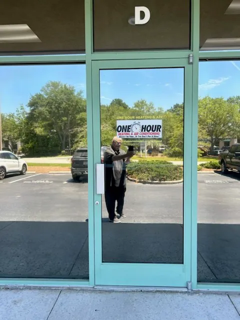 One Hour Heating & Air Conditioning Picture 3