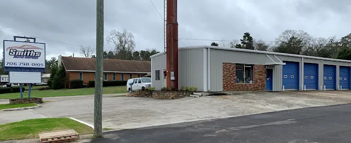 Smith's Auto Repair Picture 3