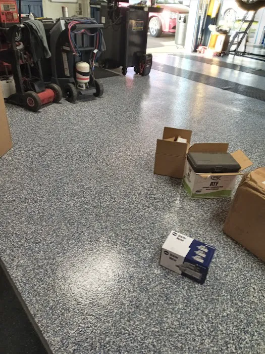 Smith's Auto Repair Picture 5