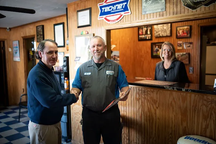 Smith's Auto Repair Picture 8