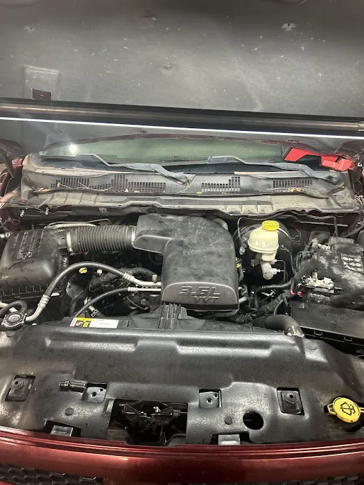 Lee’s mobile service Picture 1