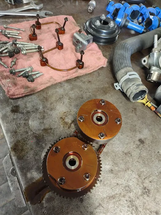 Thomas Garage Picture 7