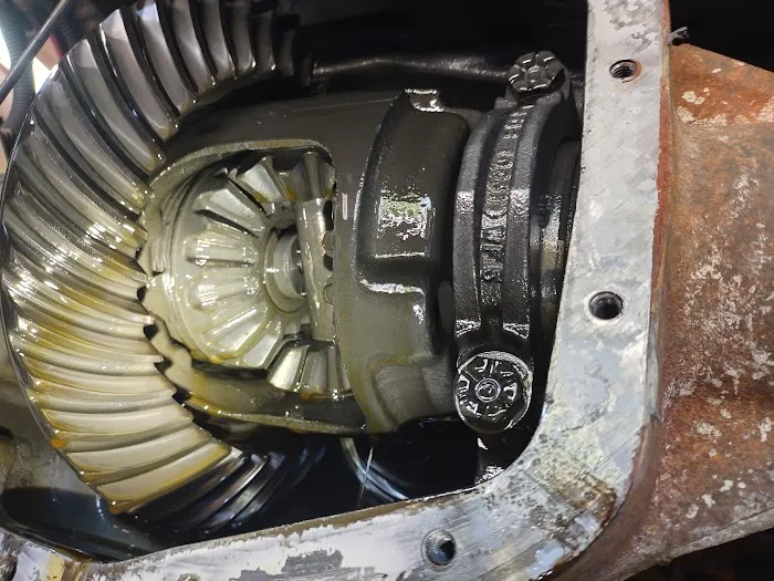 Thomas Garage Picture 10