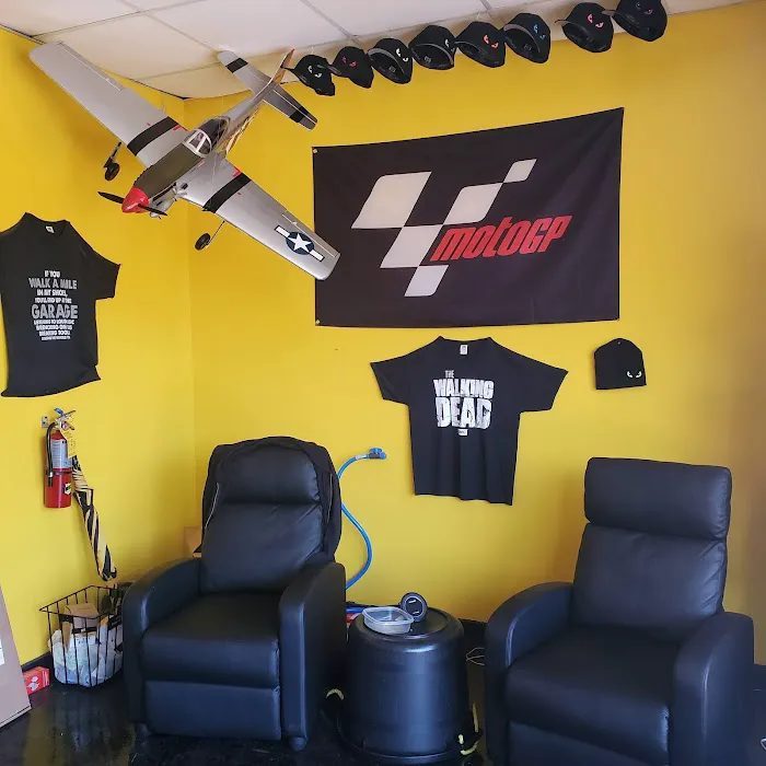 Black and Yellow Garage Picture 2