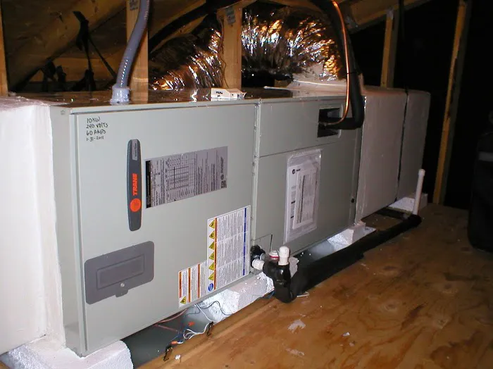 First Class Air Conditioning Picture 7