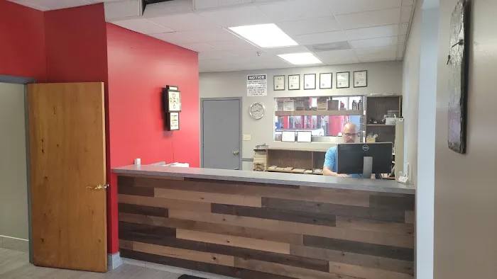 Barber Auto Repair & Air Conditioning Picture 8