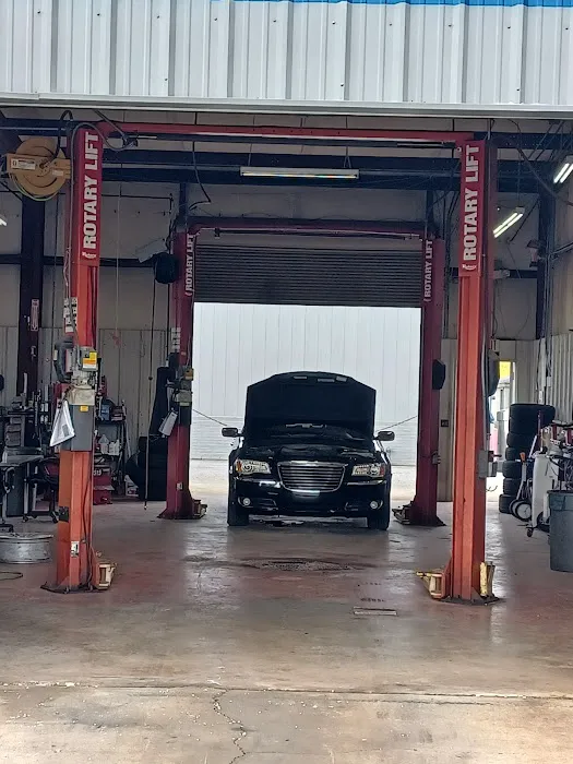 Express Oil Change & Tire Engineers Picture 4