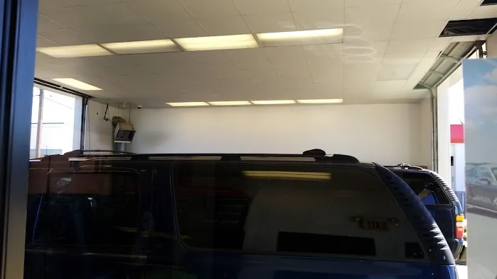 Express Oil Change & Tire Engineers Picture 6