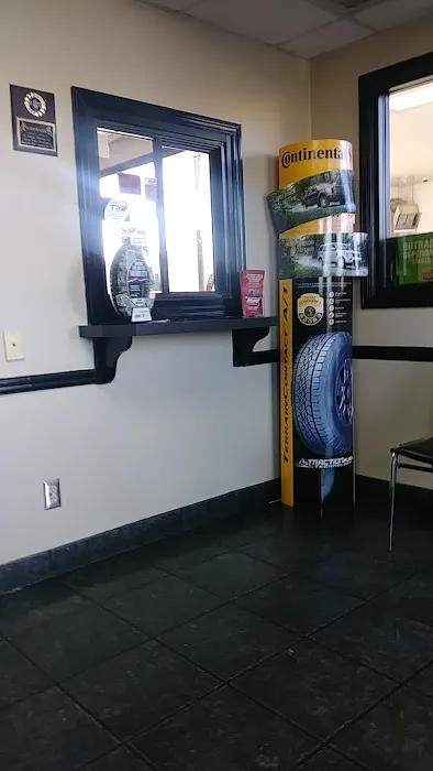 Express Oil Change & Tire Engineers Picture 9