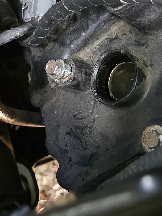 Express Oil Change & Tire Engineers Picture 6