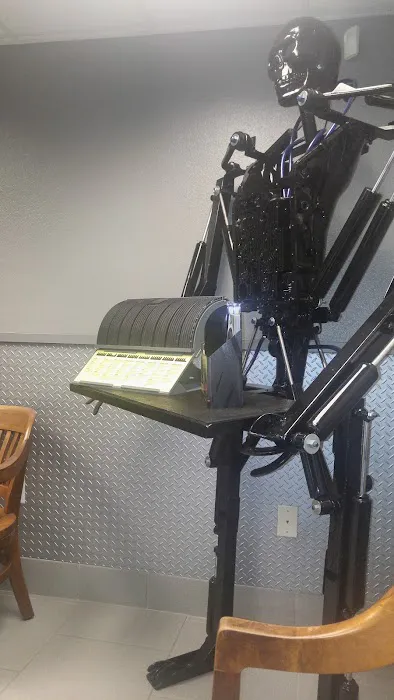 Express Oil Change & Tire Engineers Picture 9